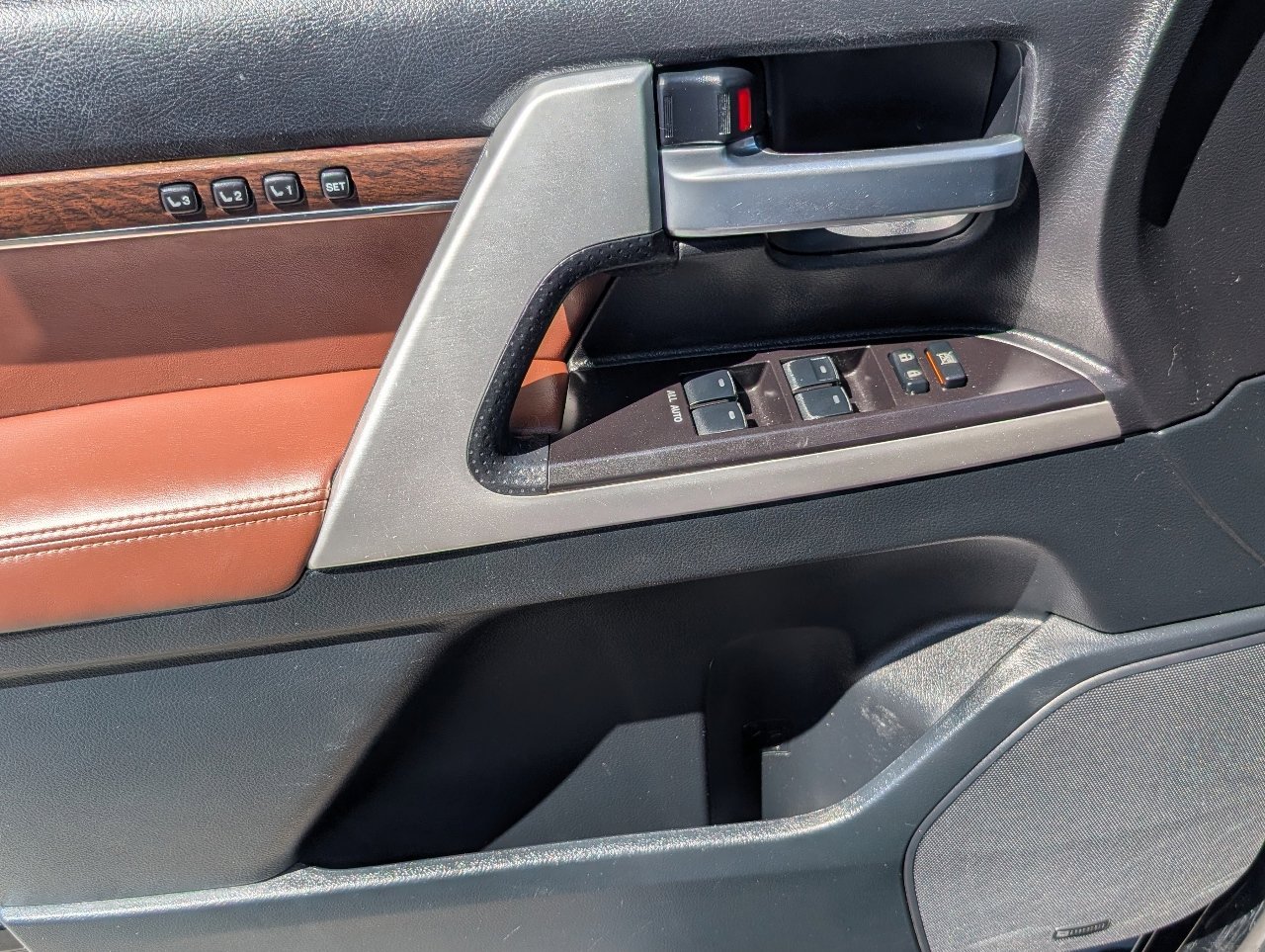 Used 2021 Toyota Land Cruiser image 16