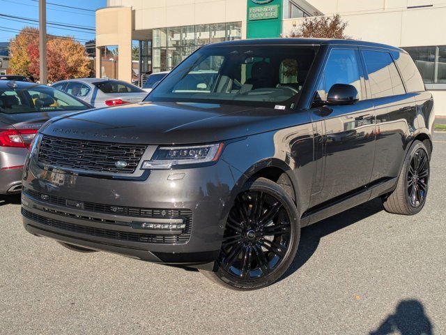 New 2025 Land Rover Range Rover SE