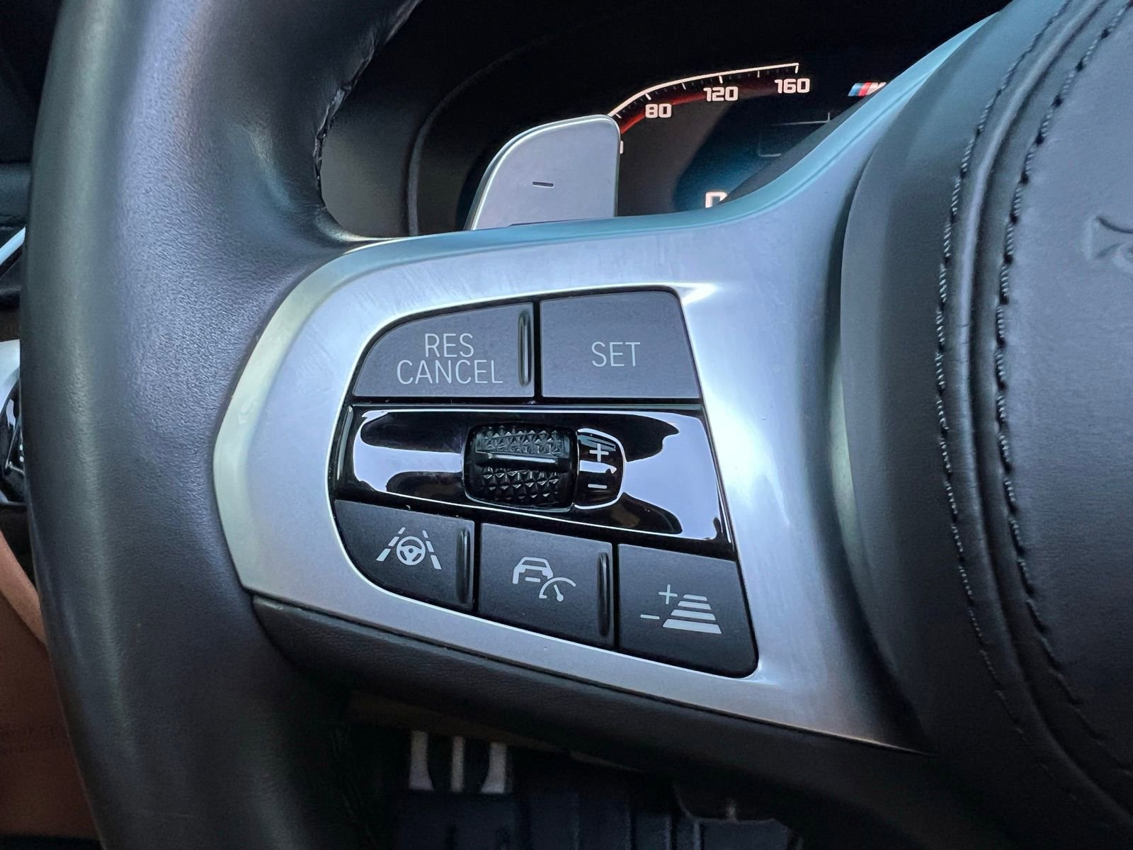 Used 2020 BMW M550i xDrive w/ Executive Package image 39