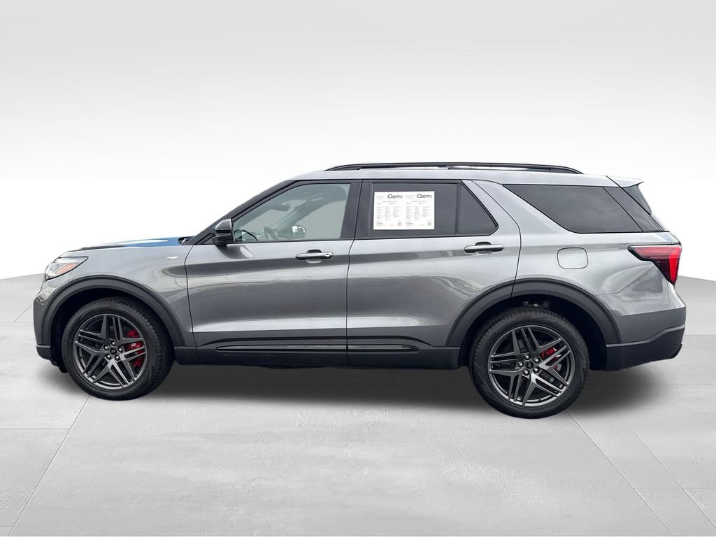 Used 2025 Ford Explorer ST-Line w/ ST-Line Street Pack AWD/4WD image 2