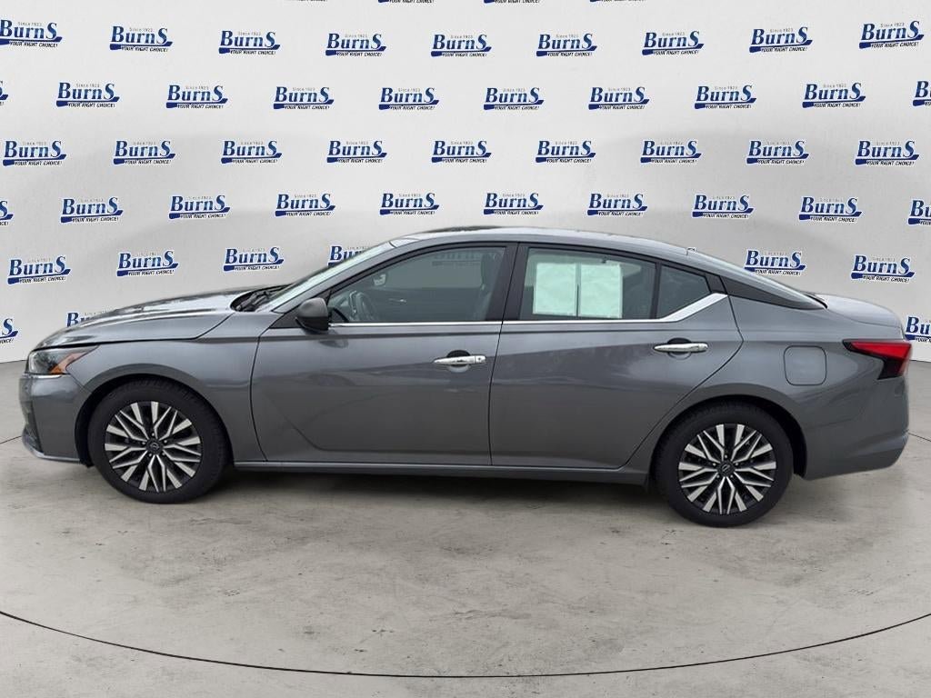 Used 2024 Nissan Altima 2.5 SV FWD image 4