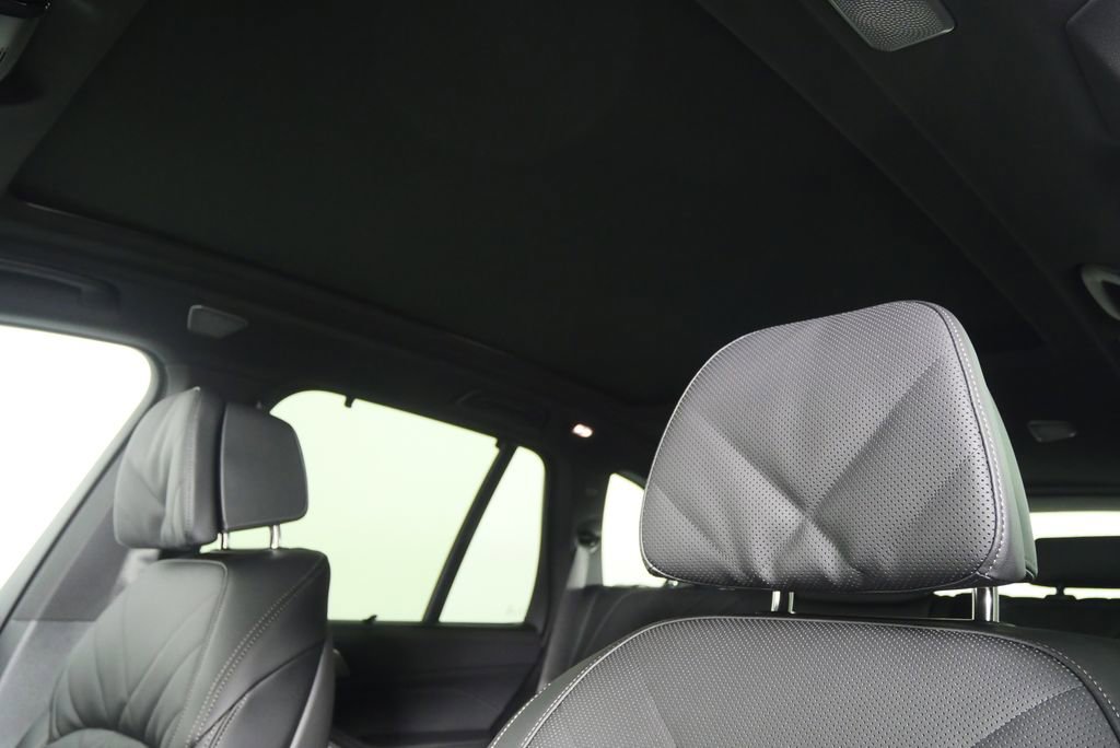 Used 2026 BMW X5 M60i image 13