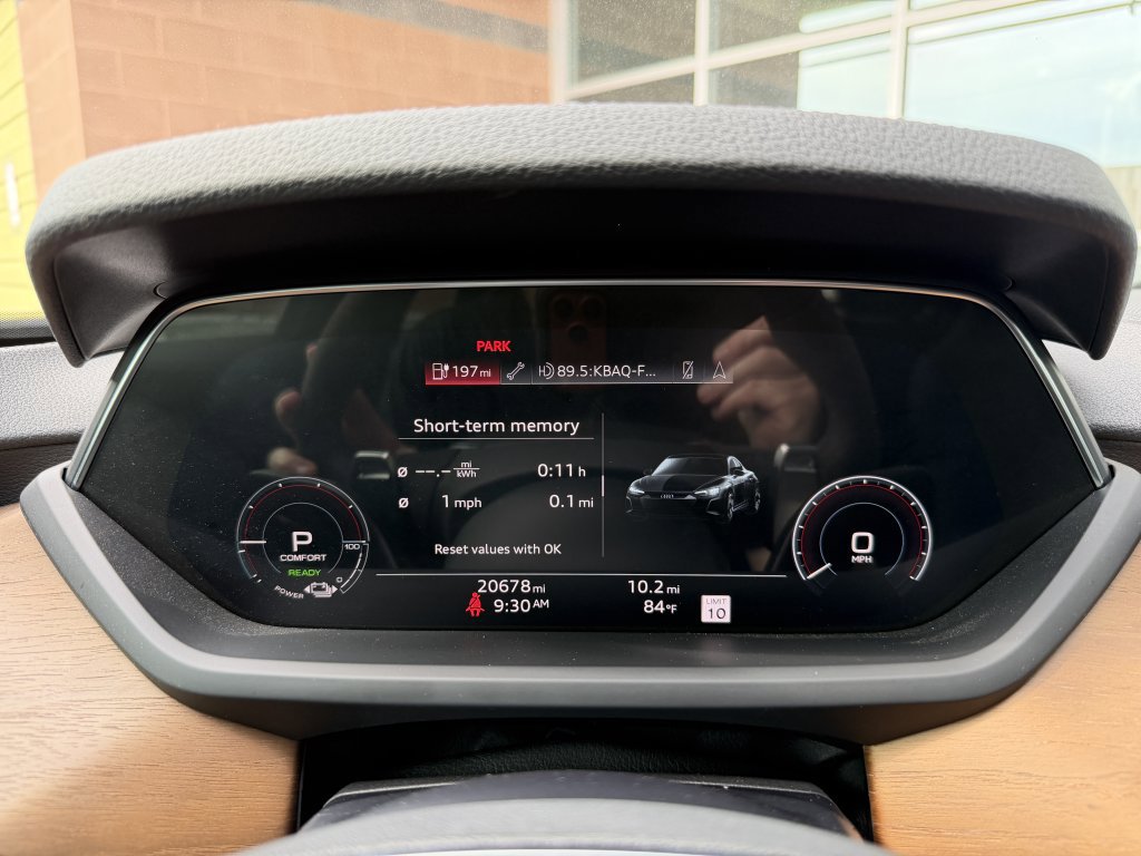 Used 2022 Audi e-tron GT Premium Plus AWD/4WD image 19