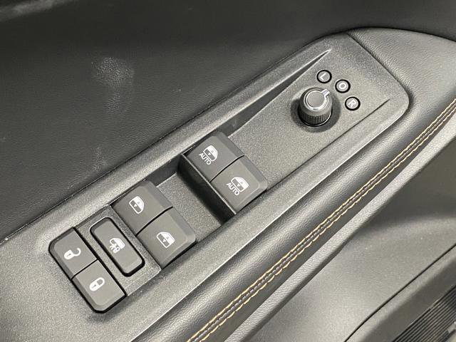 New 2026 Jeep Cherokee Overland w/ Trailer Tow Group image 31