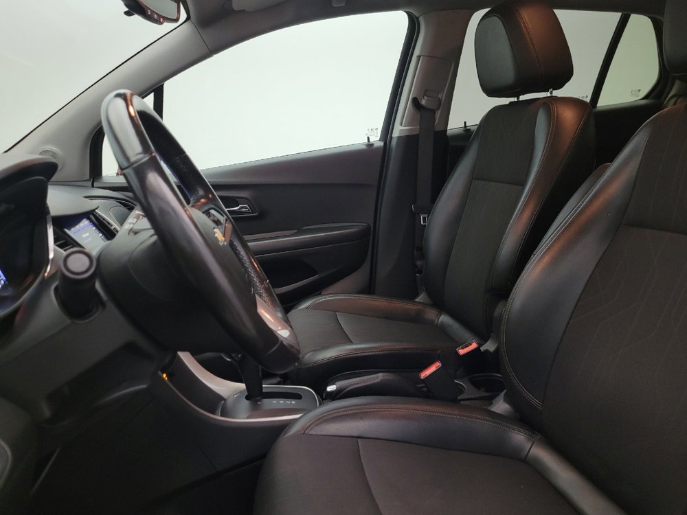 Used 2021 Chevrolet Trax LT w/ Driver Confidence Package FWD image 17