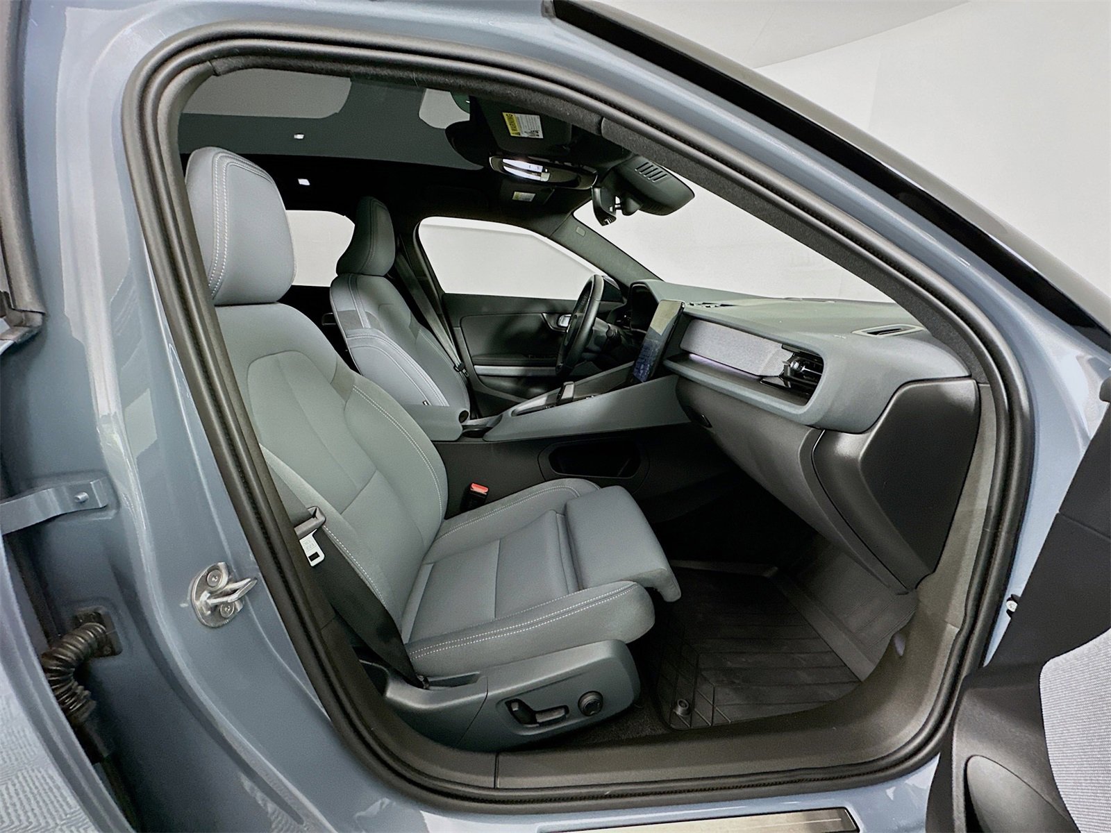 Used 2023 Polestar Polestar 2 w/ Pilot Pack image 30