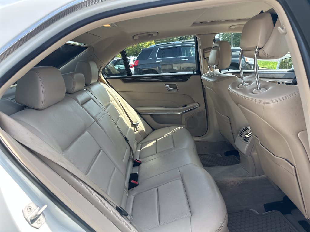 Used 2016 Mercedes-Benz E 350 4MATIC Sedan image 24