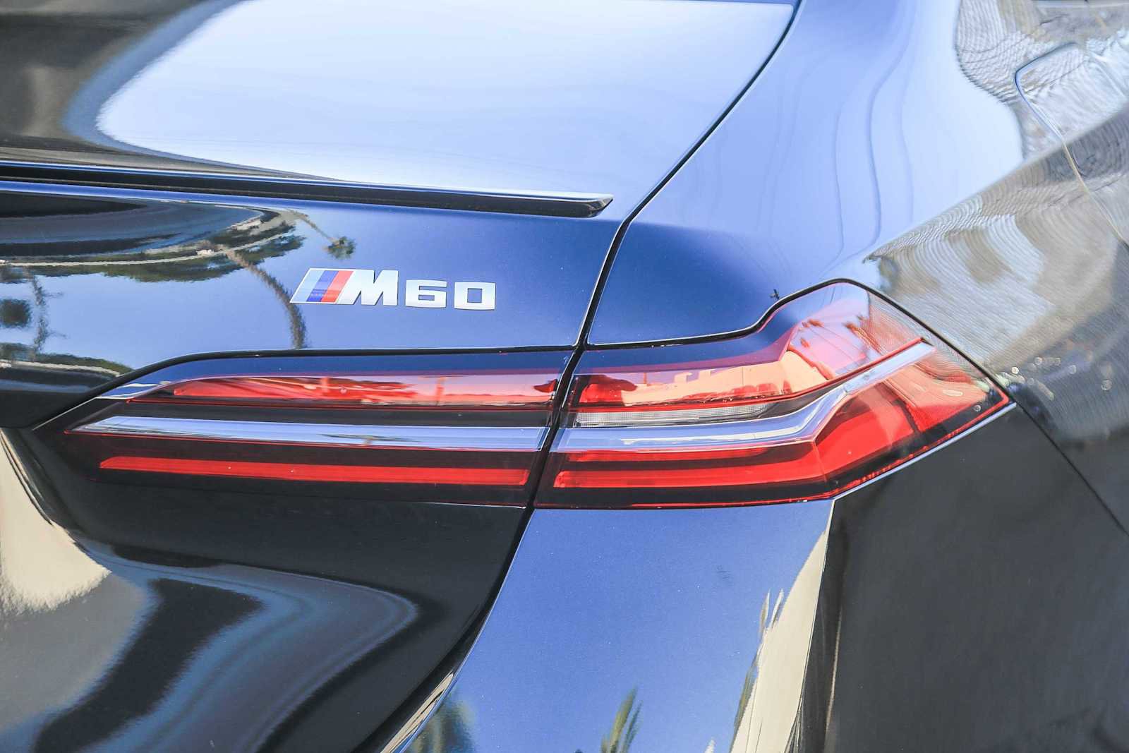 Used 2025 BMW i5 M60 w/ Premium Package image 7