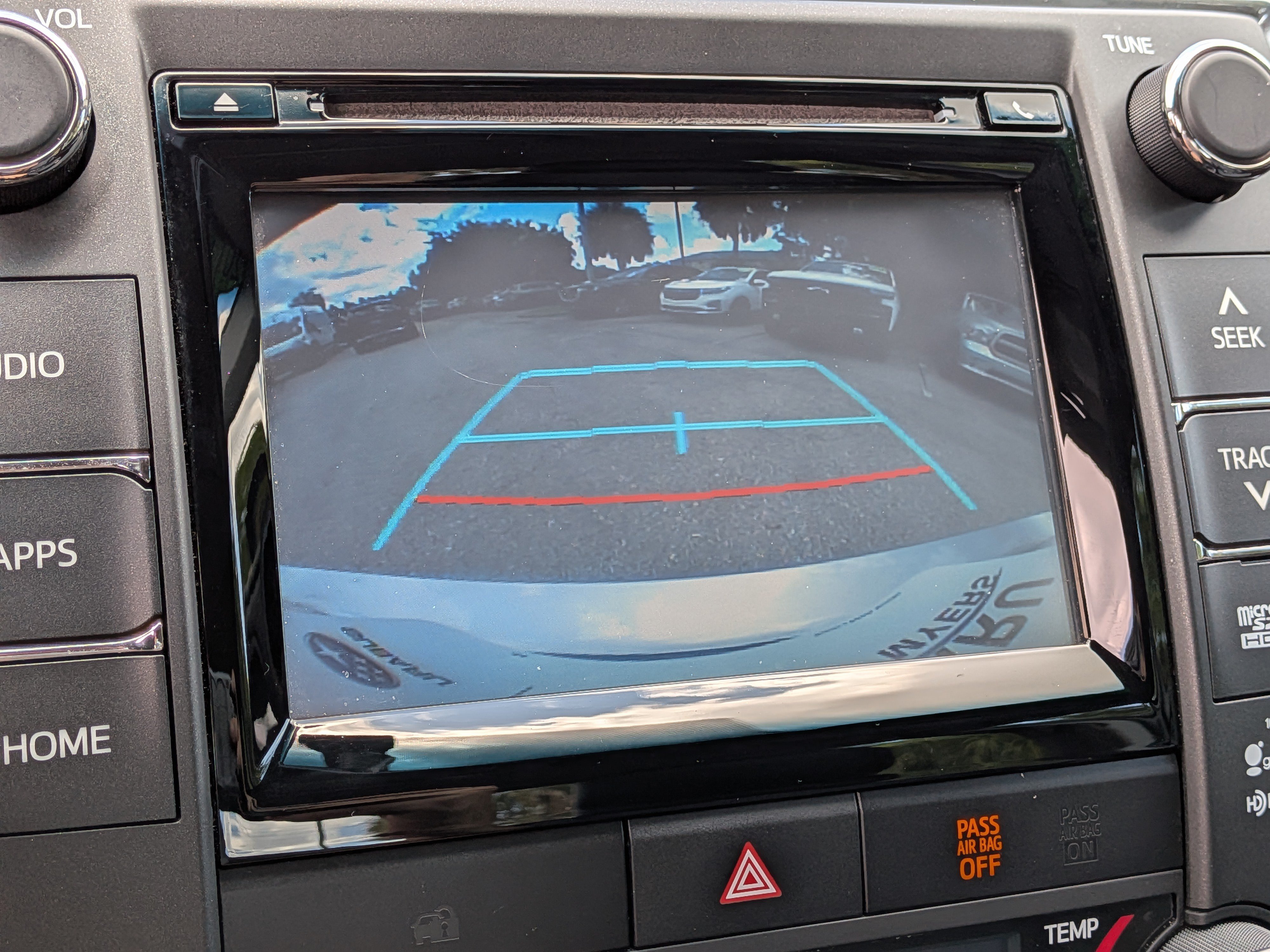 Used 2015 Toyota Camry XLE w/ Moonroof Package FWD image 32