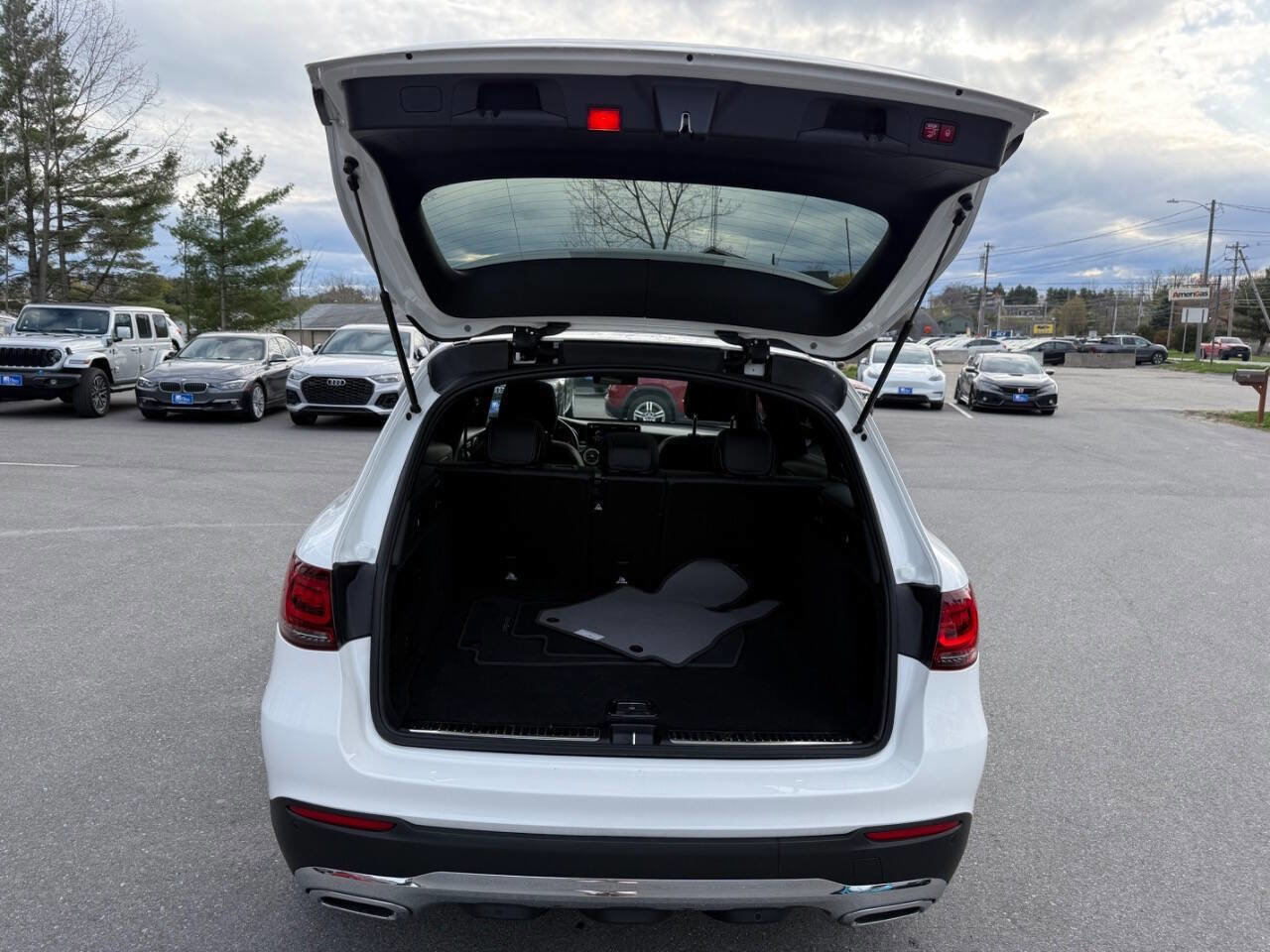 Used 2022 Mercedes-Benz GLC 300 4MATIC image 12