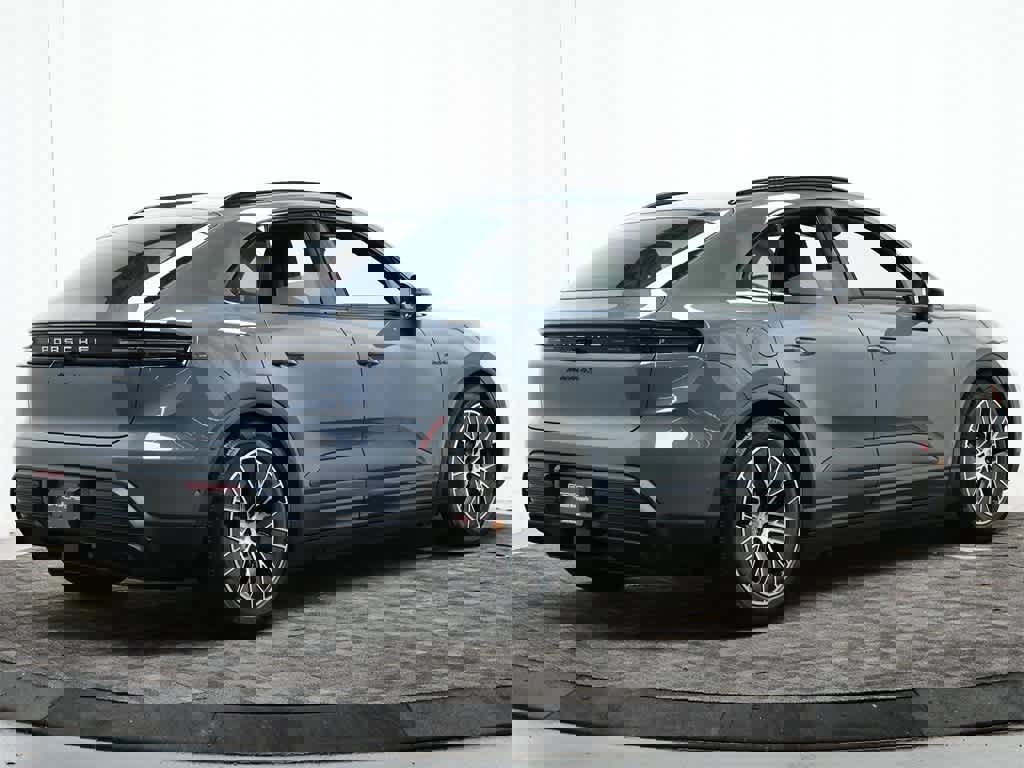 New 2025 Porsche Macan 4S Electric image 7