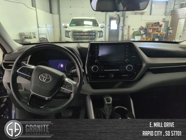 Used 2020 Toyota Highlander XLE w/ Protection Package #3 image 12