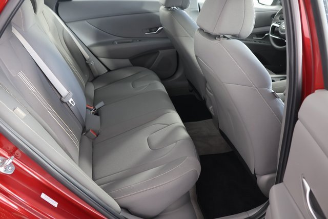 Certified 2024 Hyundai Elantra Blue image 21