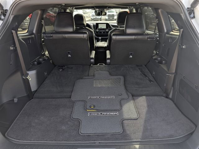 Used 2025 Toyota Highlander XSE image 30