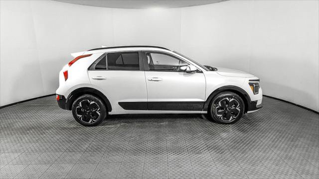 Used 2023 Kia Niro Wind w/ Wind Preserve Package FWD image 9
