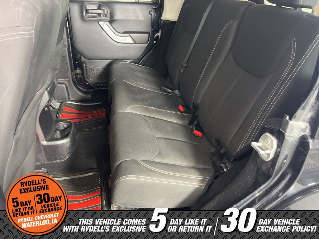 Used 2016 Jeep Wrangler Unlimited Sahara w/ Connectivity Group image 22