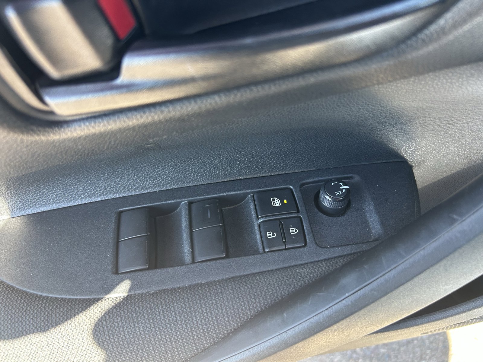 Used 2023 Toyota Corolla LE FWD image 28