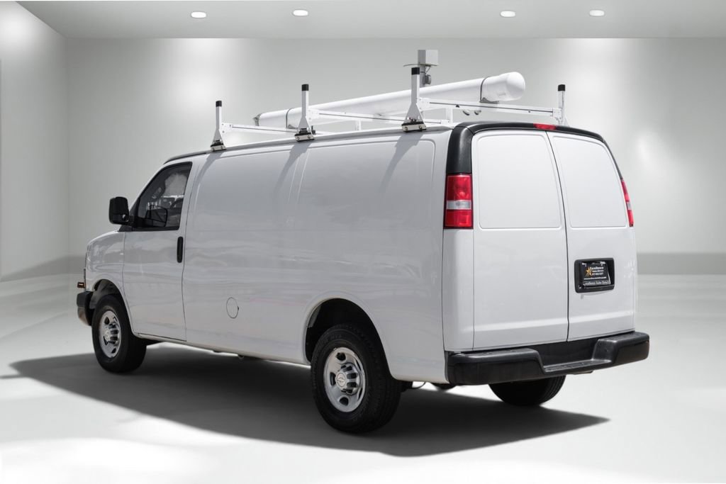 Used 2019 Chevrolet Express 3500 w/ Driver Convenience Package RWD image 8