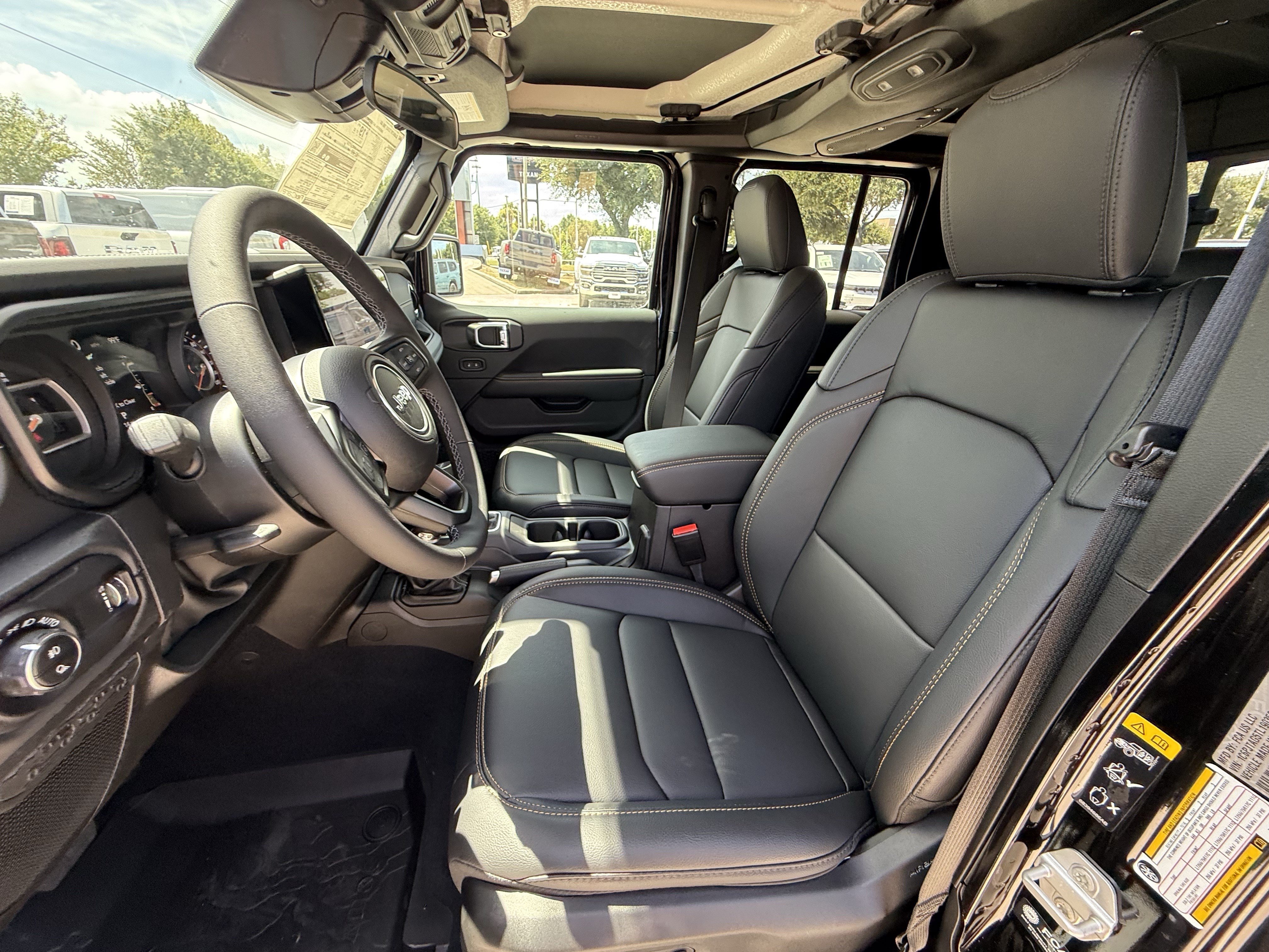 New 2026 Jeep Gladiator Sport AWD/4WD image 17