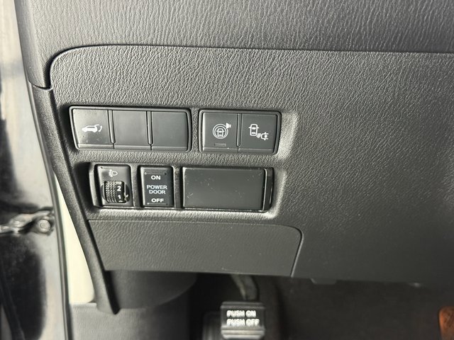 Used 2017 Nissan Armada Platinum w/ Captain Seat Package image 10