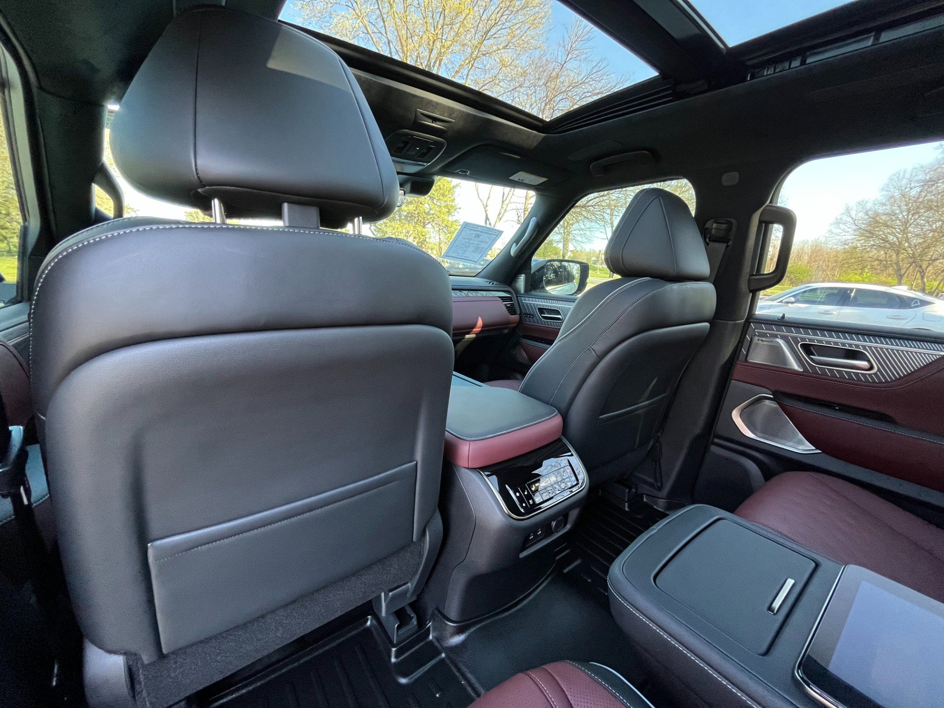 Used 2026 INFINITI QX80 Autograph w/ Premium Cargo Package image 31