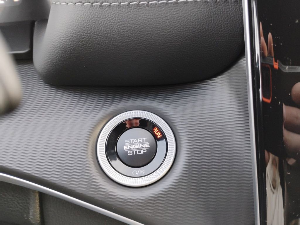 New 2025 Jeep Grand Cherokee Laredo image 32