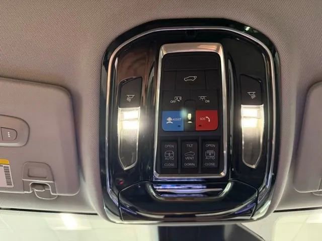 Used 2022 Jeep Grand Cherokee Overland image 19