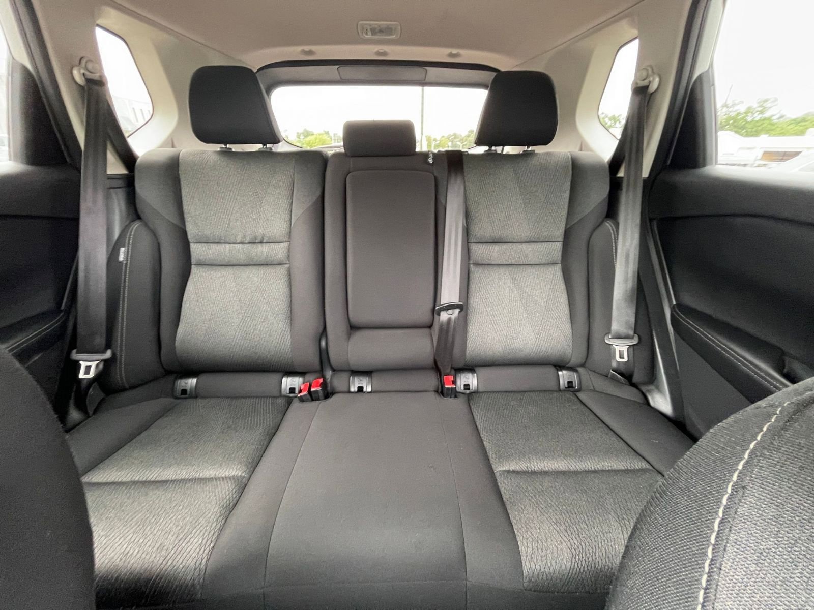 Used 2025 Nissan Rogue SV image 40