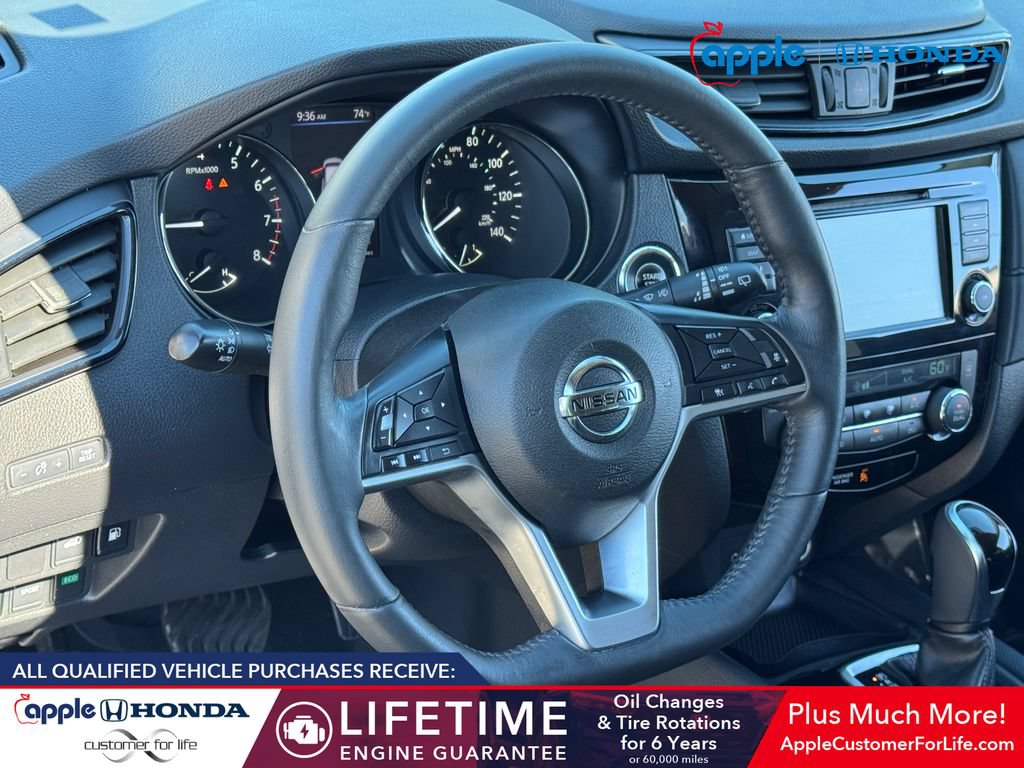 Used 2018 Nissan Rogue SV w/ Premium Package AWD/4WD image 10