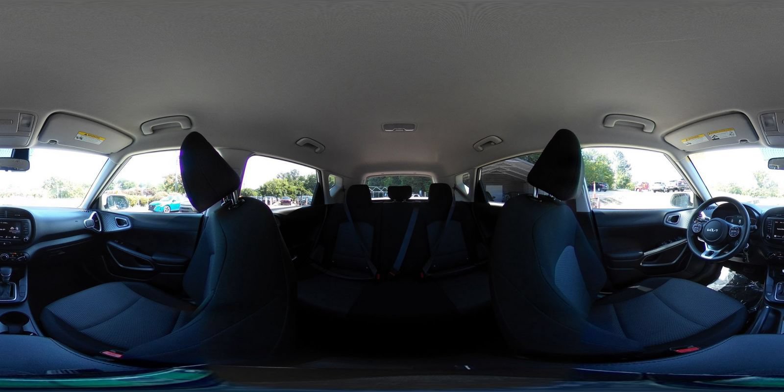 Used 2025 Kia Soul LX w/ LX Technology Package FWD image 37