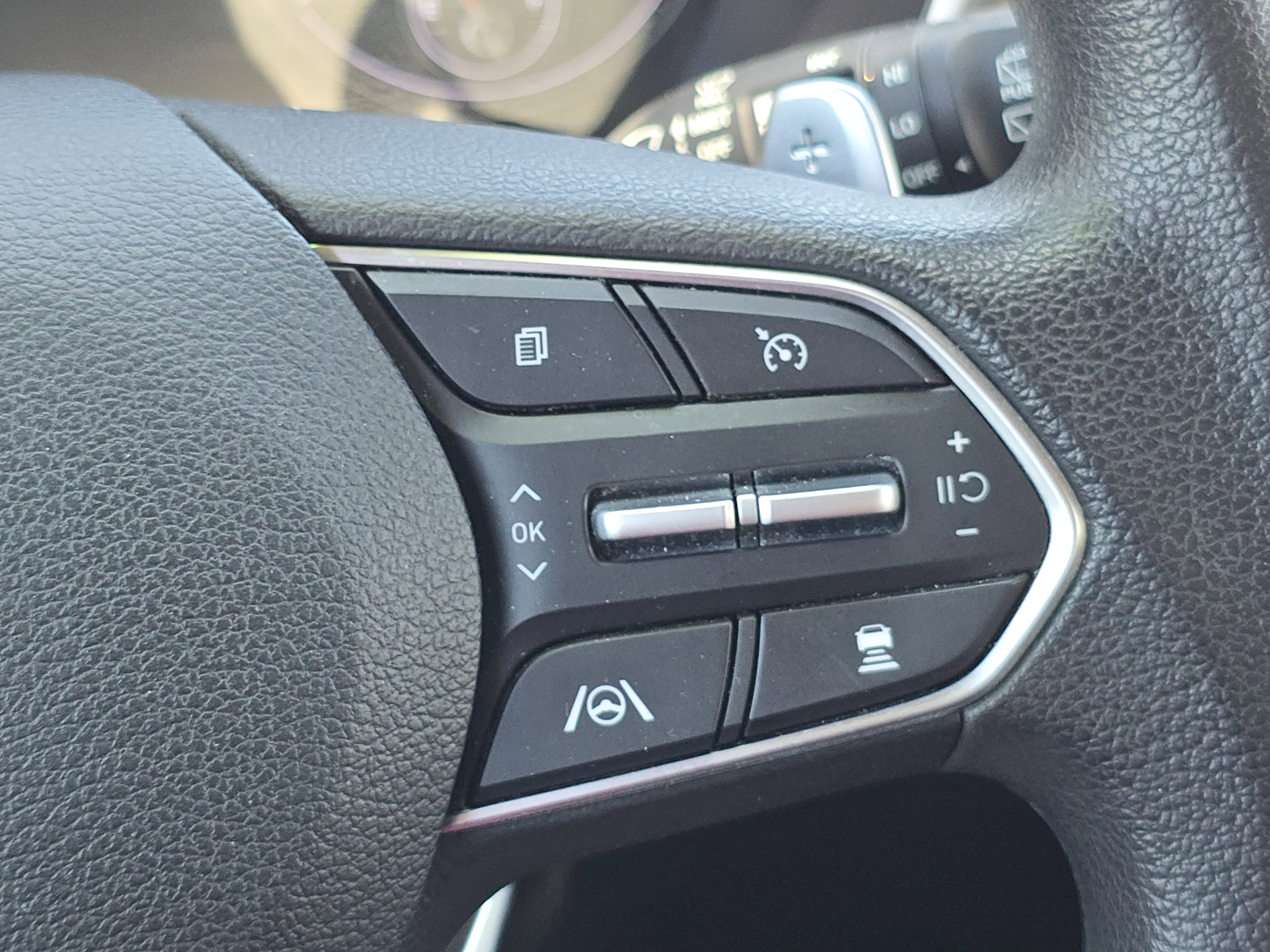 Used 2022 Hyundai Santa Fe SEL FWD image 9