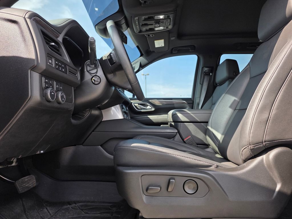 Used 2024 Chevrolet Tahoe Z71 w/ Luxury Package image 11