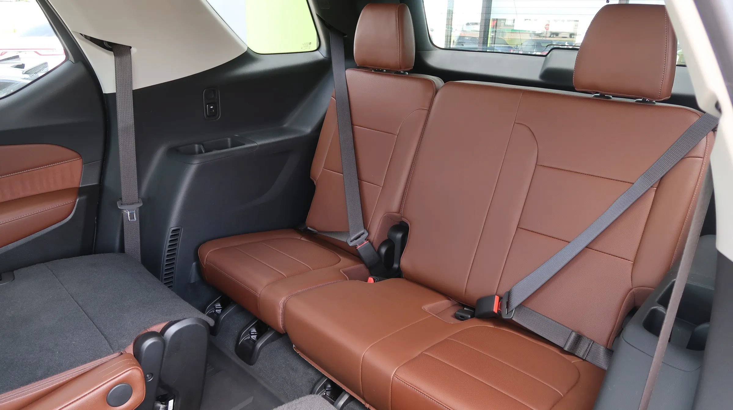Used 2021 Chevrolet Traverse High Country FWD image 22