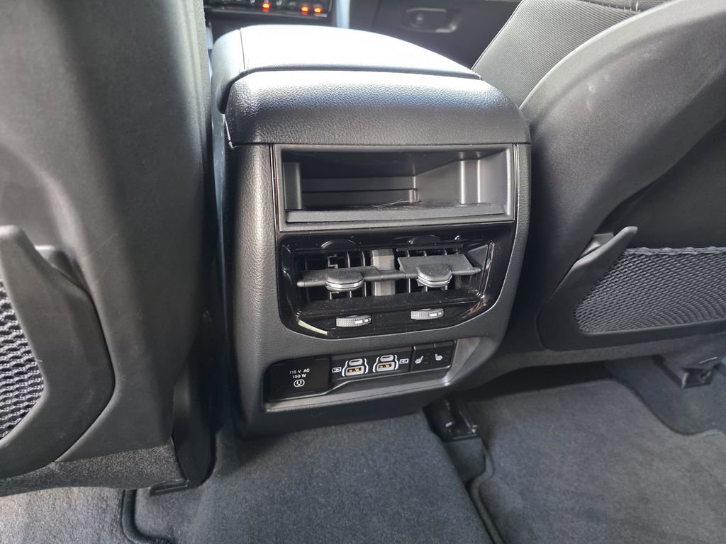 Used 2025 Jeep Grand Cherokee Limited w/ Black Appearance Package image 19