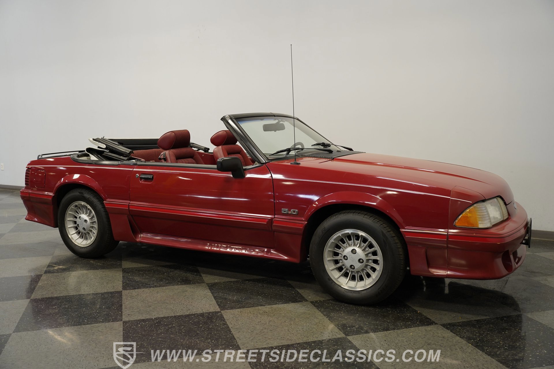 Used 1988 Ford Mustang GT RWD image 16