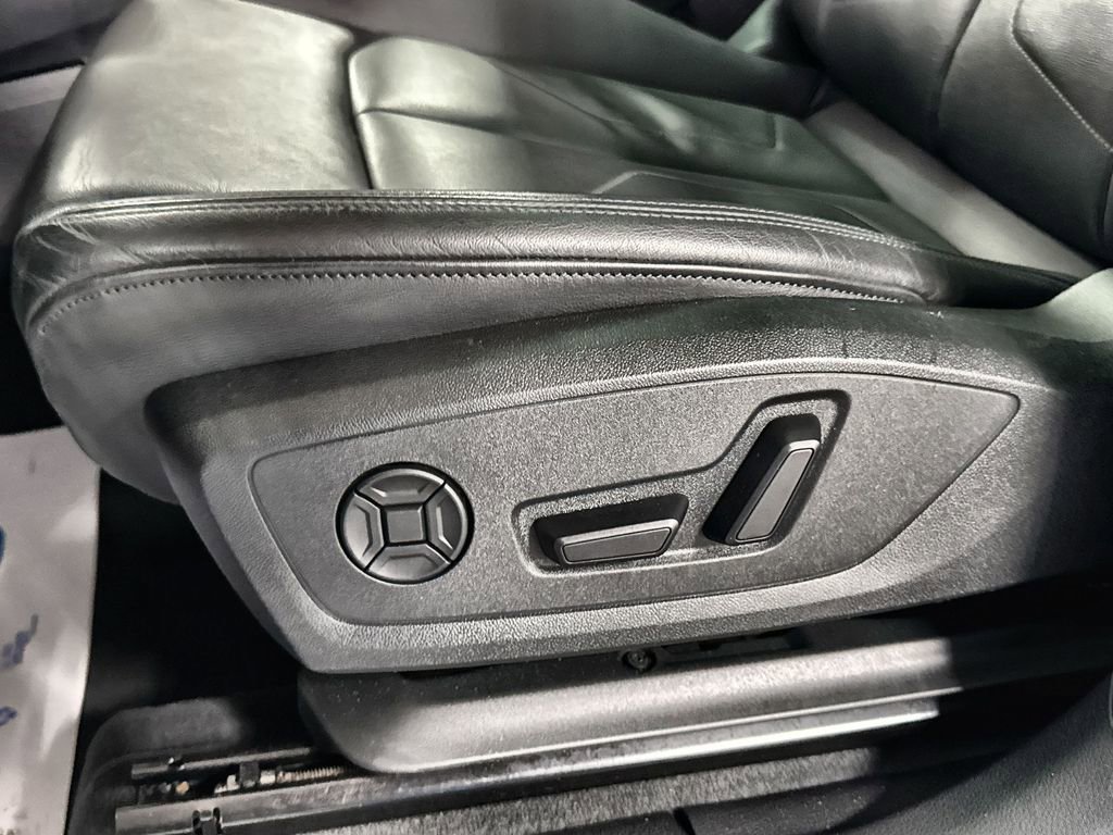 Used 2025 Audi Q3 2.0T Premium image 12