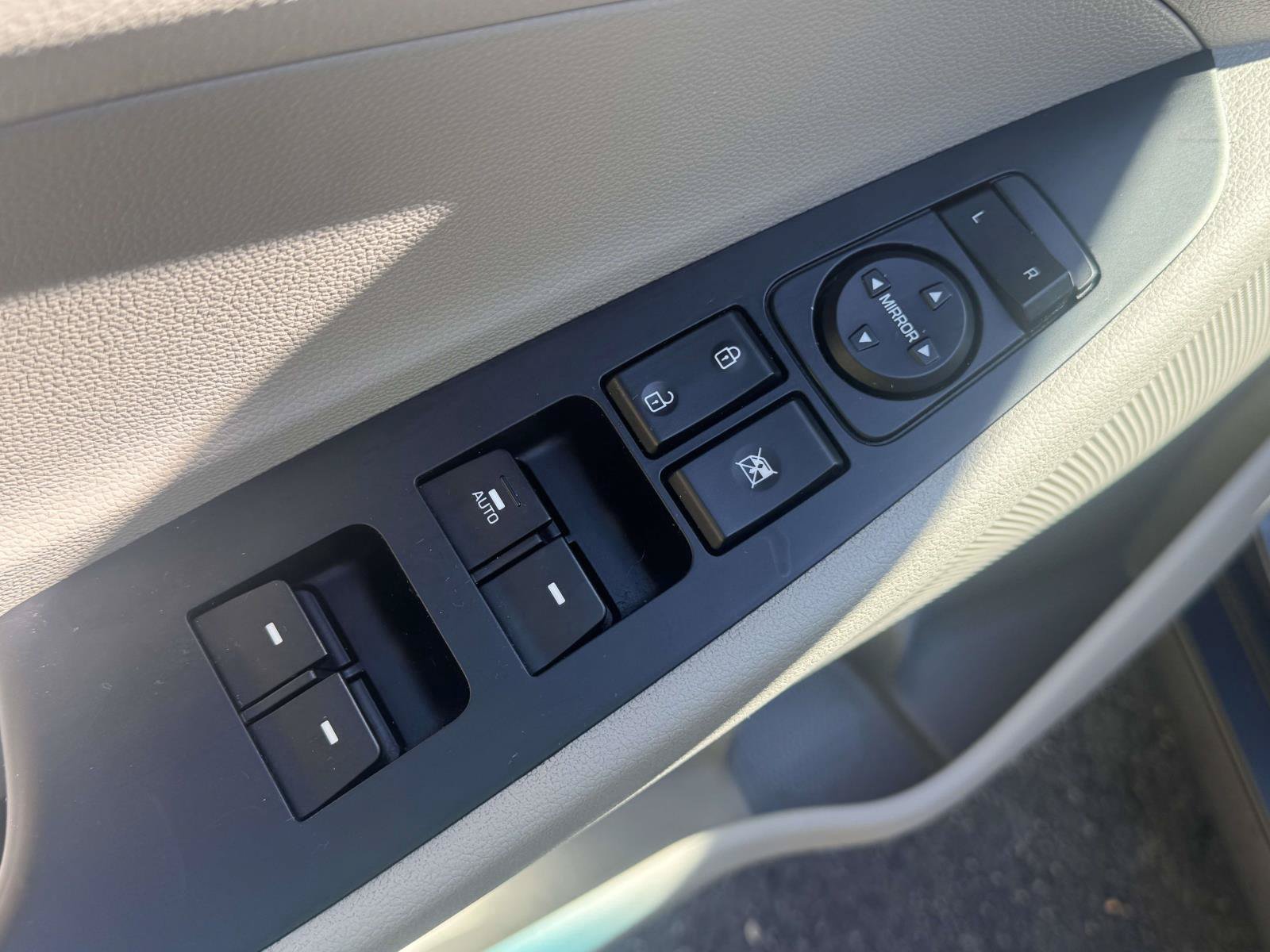 Used 2019 Hyundai Tucson Value AWD/4WD image 16