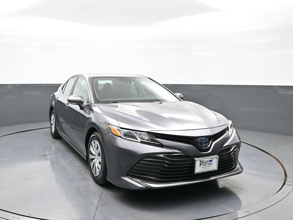 Certified 2019 Toyota Camry LE image 3