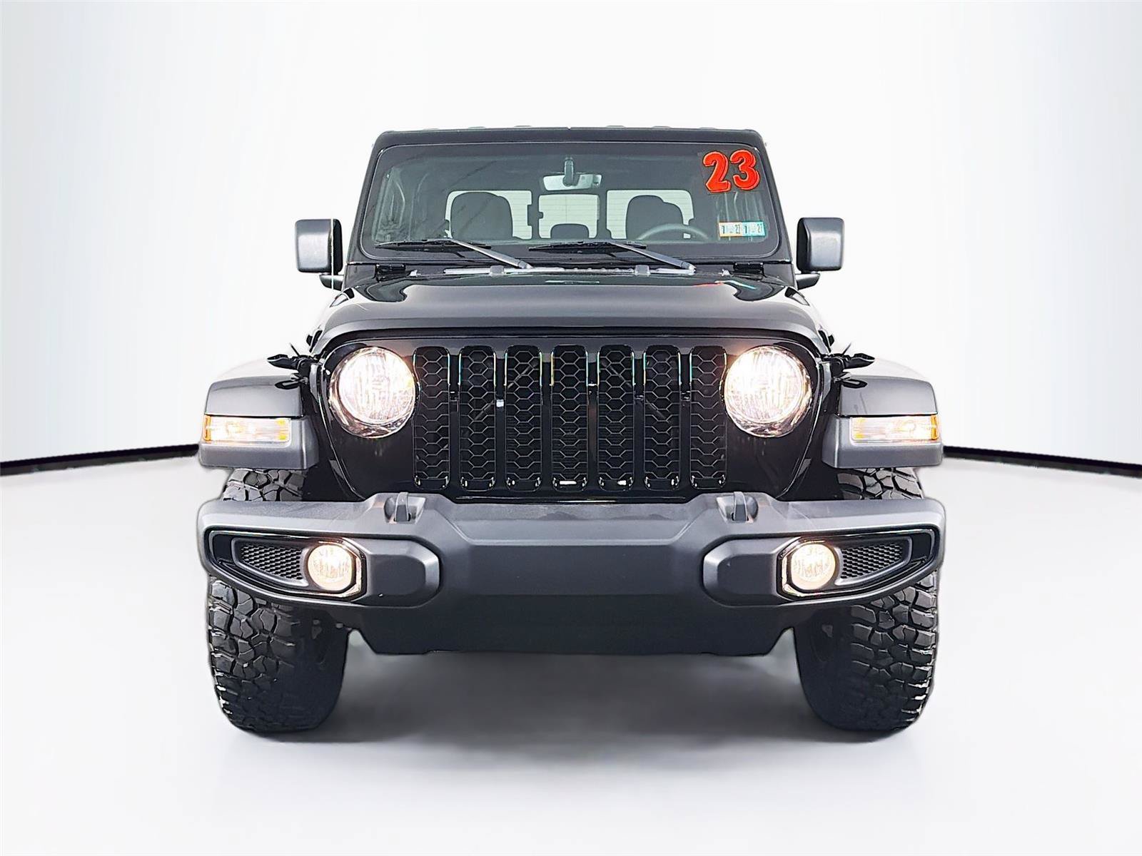 Used 2023 Jeep Gladiator Sport AWD/4WD image 6