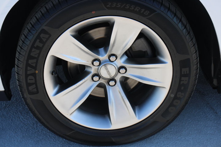 Used 2016 Dodge Challenger SXT image 9