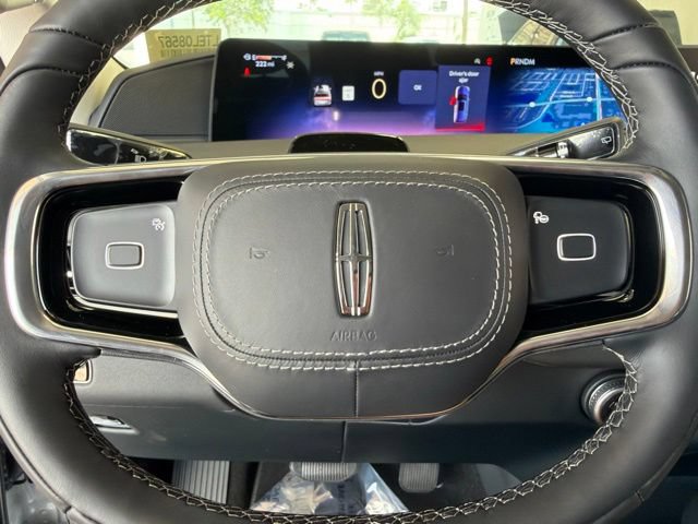 New 2026 Lincoln Navigator Premiere AWD/4WD image 23