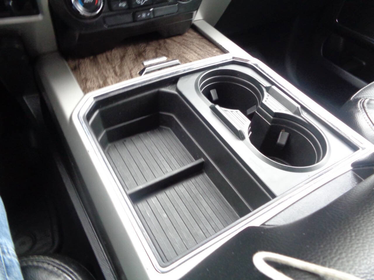 Used 2017 Ford F250 Lariat w/ Chrome Package image 74