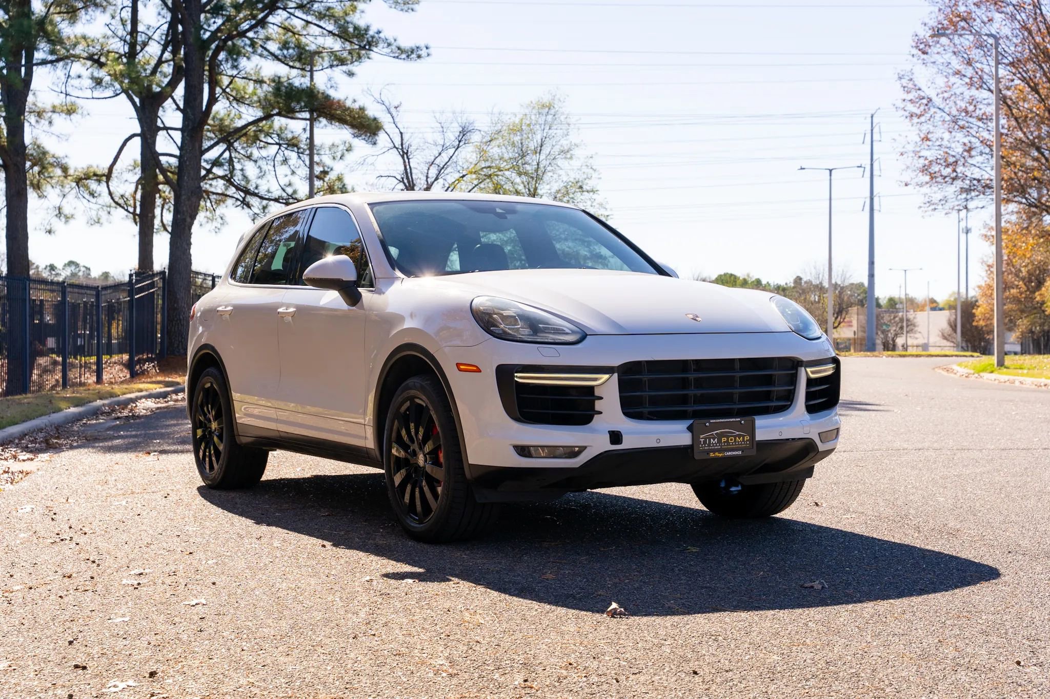Used 2015 Porsche Cayenne Turbo image 5