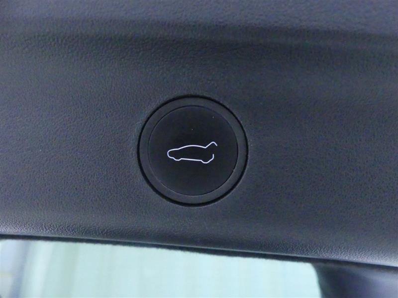 Used 2024 Tesla Model Y Long Range AWD/4WD image 28