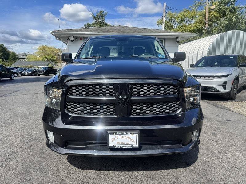 Used 2018 RAM 1500 Express w/ Black Ram 1500 Express Group AWD/4WD image 2