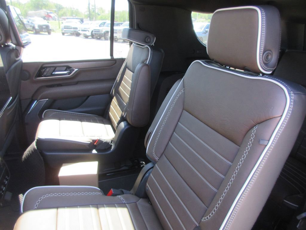 New 2026 GMC Yukon XL Denali Ultimate AWD/4WD image 12