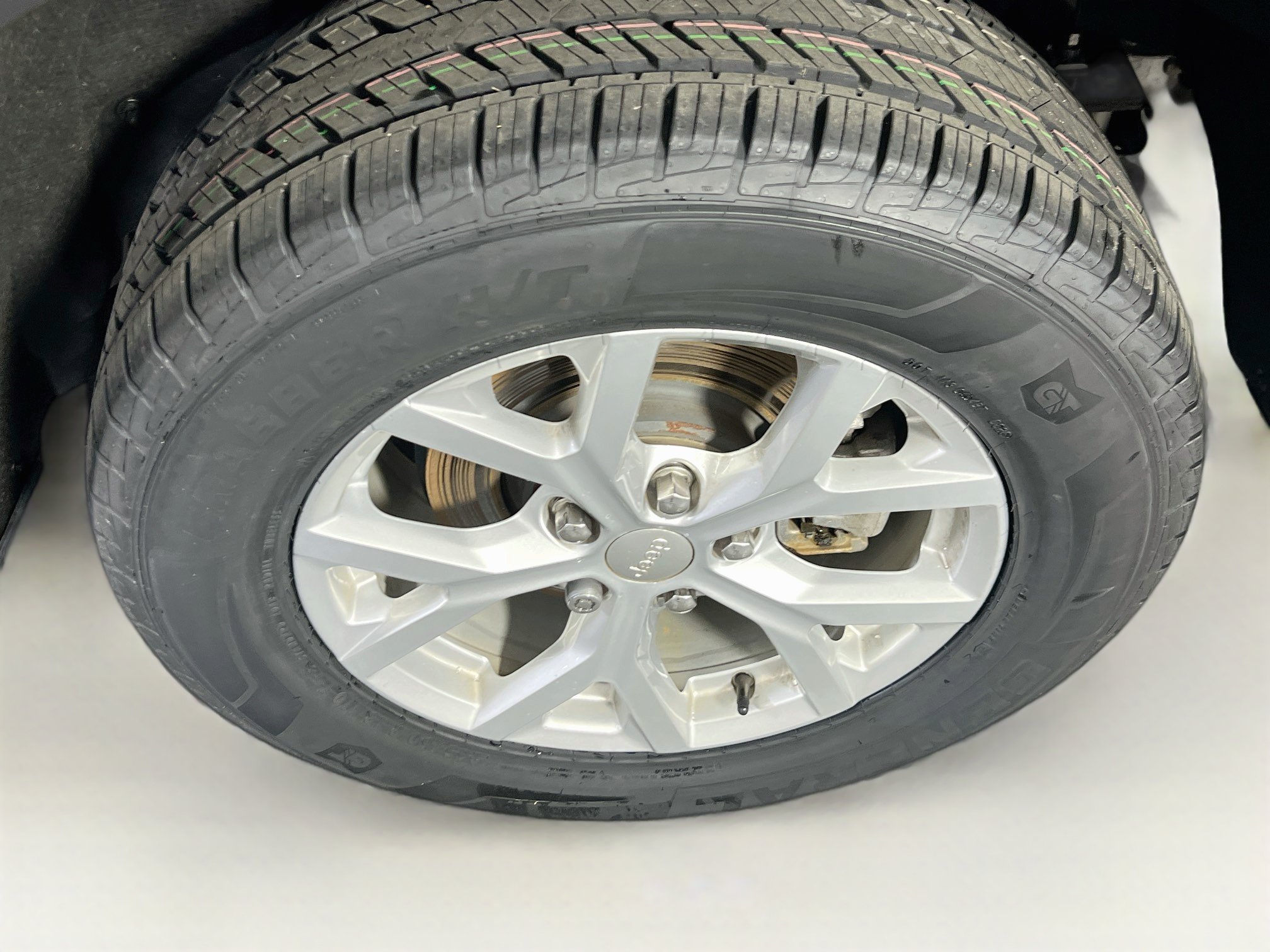 Used 2023 Jeep Grand Cherokee Limited AWD/4WD image 30
