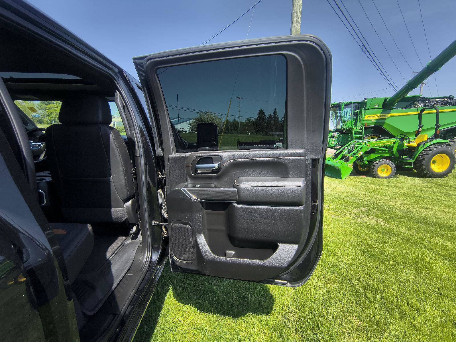 Used 2022 GMC Sierra 3500 AT4 w/ AT4 Premium Plus Package AWD/4WD image 24