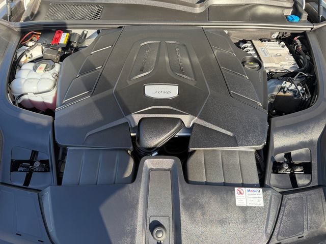 Used 2019 Porsche Cayenne AWD/4WD image 24