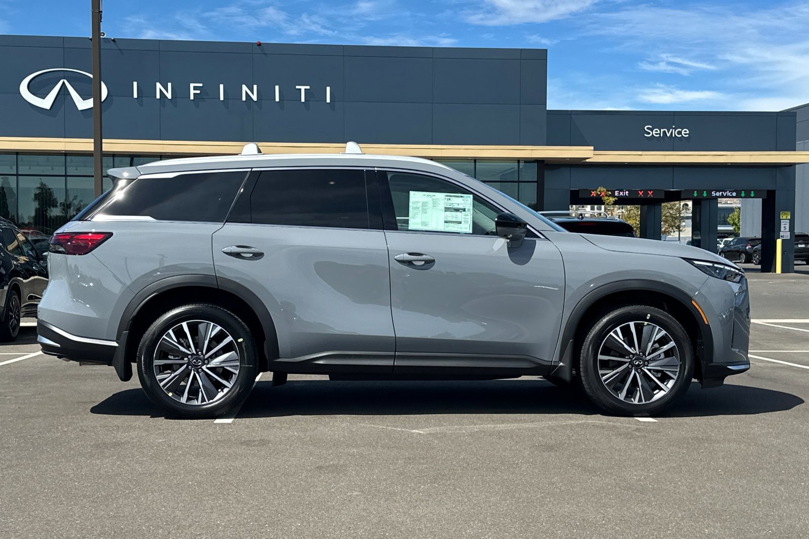 New 2027 INFINITI QX60 Luxe w/ Family Package AWD/4WD image 6